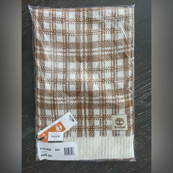 NWT Timberland Buffalo Plaid Scarf 🧣🤍 - Picture 2 of 4